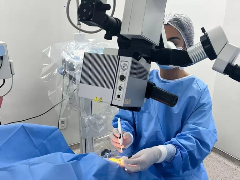 Cirurgia de FACO + istent