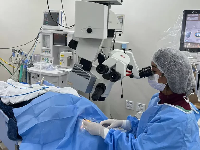 Cirurgia de FACO + istent